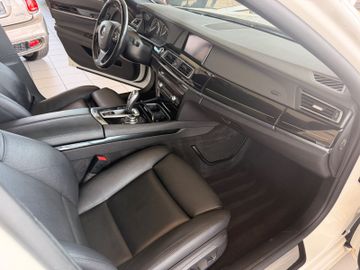BMW 730 - 8