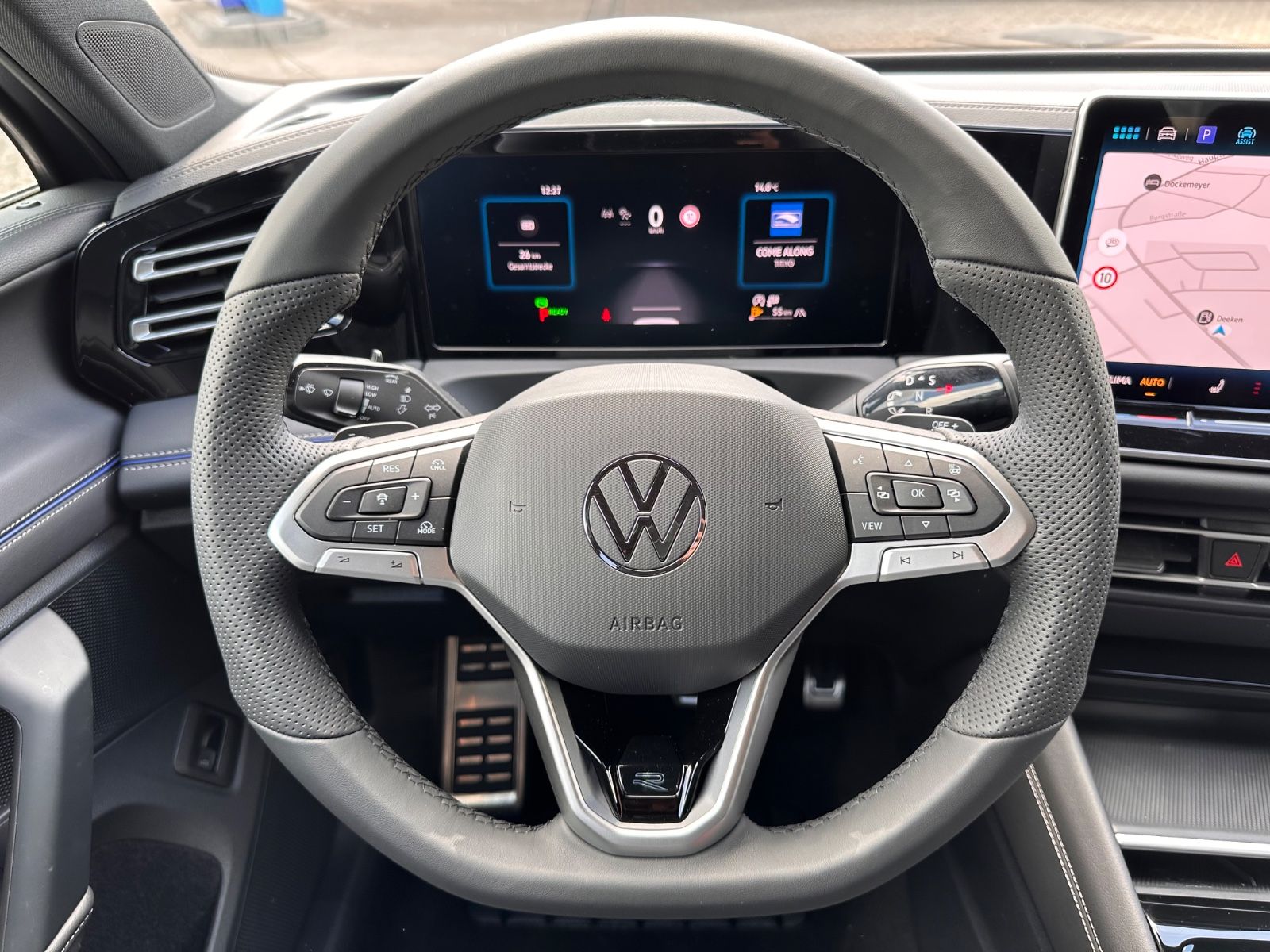 Fahrzeugabbildung Volkswagen Tiguan 1.5 eTSI R-Line DSG AHK/Navi/APP/LED/SHZG
