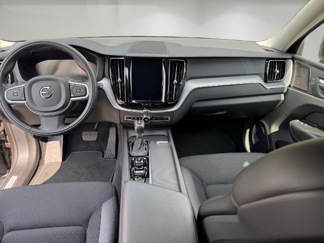 Fahrzeugabbildung Volvo XC60 D4 Geartronic Momentum 2WD