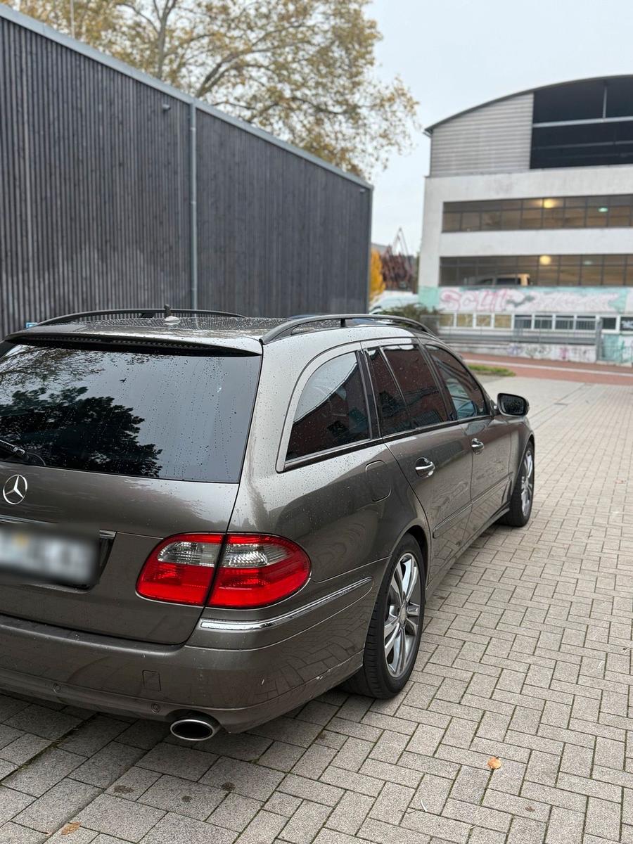 Mercedes-Benz E320 2008 — photo 5