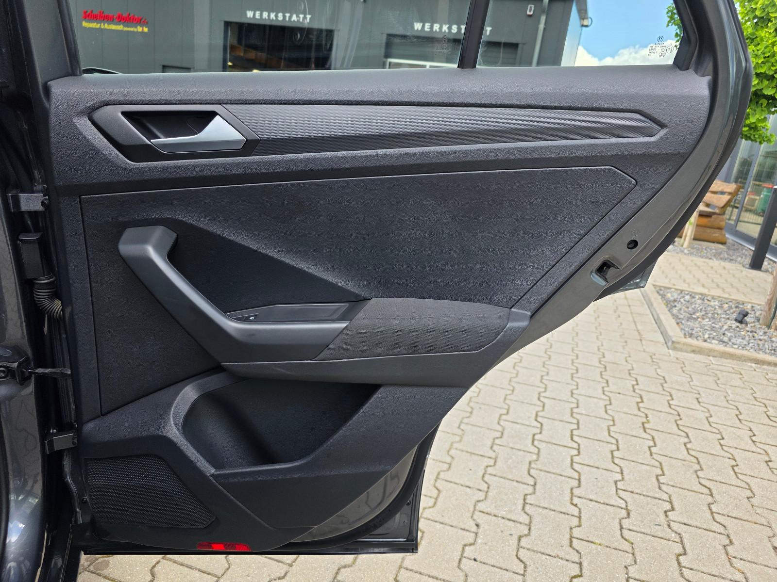Volkswagen T-Roc Sport 4Motion*Kamera*LED*AHK*Navi*ACC*2.Hd