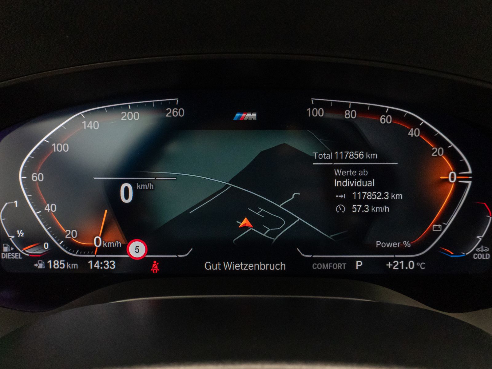 Fahrzeugabbildung BMW 530d xD M Sport Kamera HUD DAB H/K Komfort Alarm
