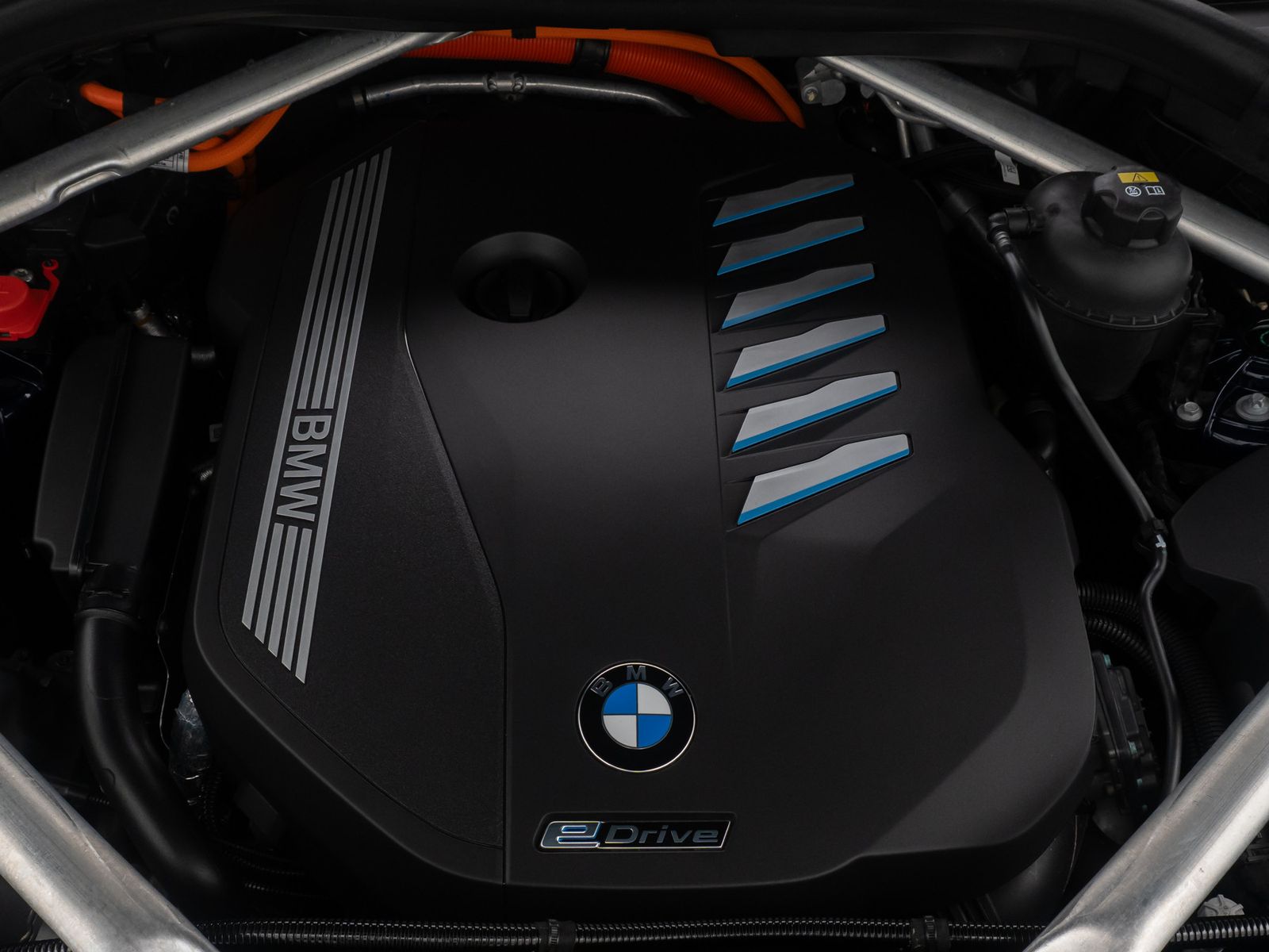 Fahrzeugabbildung BMW X5 xD45e MSport HUD H/K 360°Laser DAB Individual