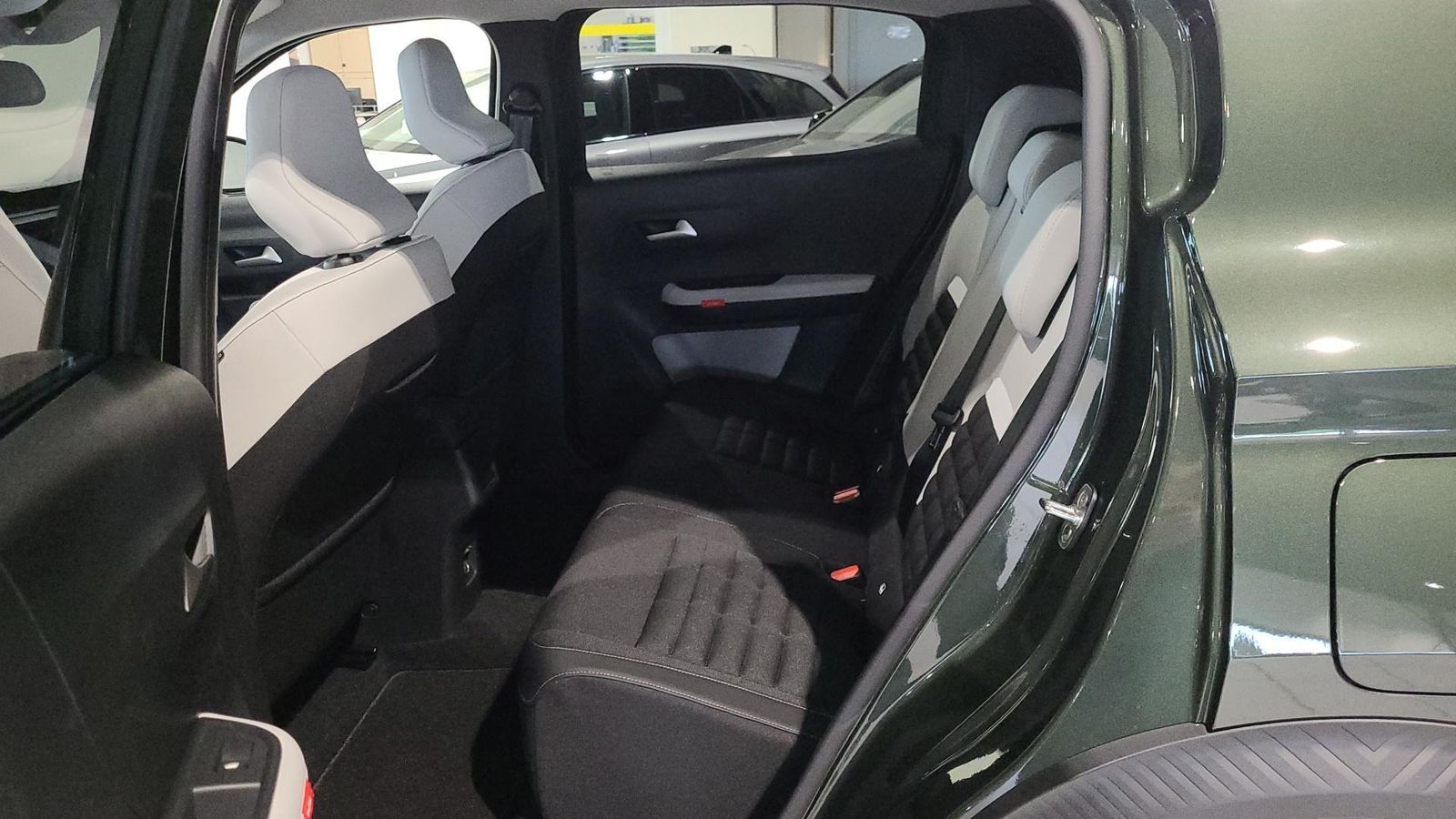 Fahrzeugabbildung Citroën e-C3 Aircross Max 113 PS AT