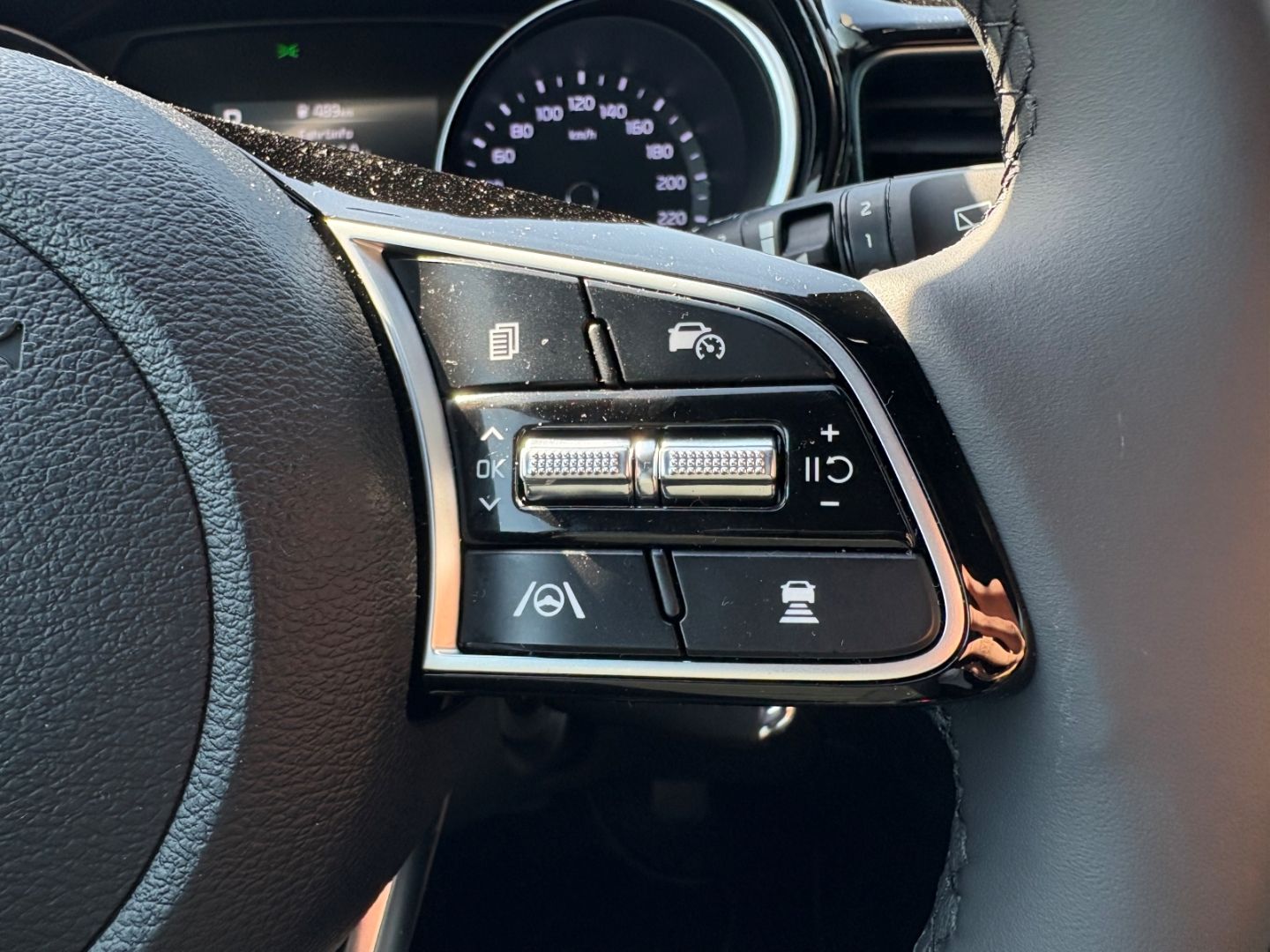 Fahrzeugabbildung Kia XCeed Nightline Edition Navi Digitales Cockpit L