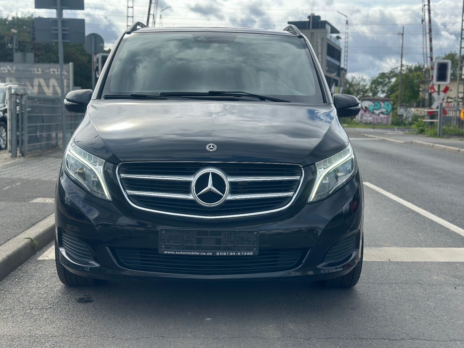 Fahrzeugabbildung Mercedes-Benz V 250d 4MATIC AVANTGARDE*AHK+EXTRA LANG