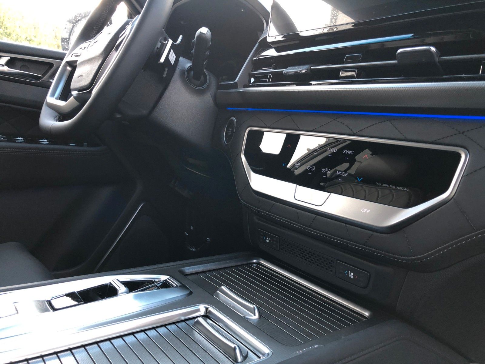 Fahrzeugabbildung KGM REXTON+BLACKLINE+LEDER+360°KAMERA+ELEKTR.SITZE++