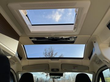 Westfalia Columbus 600 E 180 PS 8G  Skyview ACC Solar 