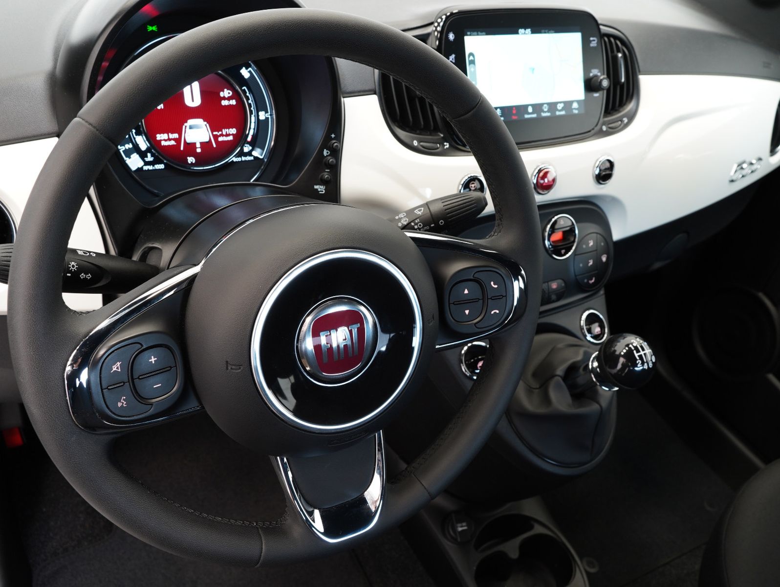 Fahrzeugabbildung Fiat 500 1.0 Mild Hybrid KOMFORT/TECH/NAVI/CARPLAY