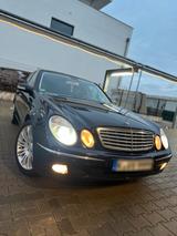 Mercedes-Benz MERCEDES BENZ / E320 / ELEGANCE / BENZINER... - Mercedes-Benz E 320 in Köln