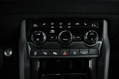 SKODA Karoq Sportline*LED*DAB*Kamera*Unfallfrei