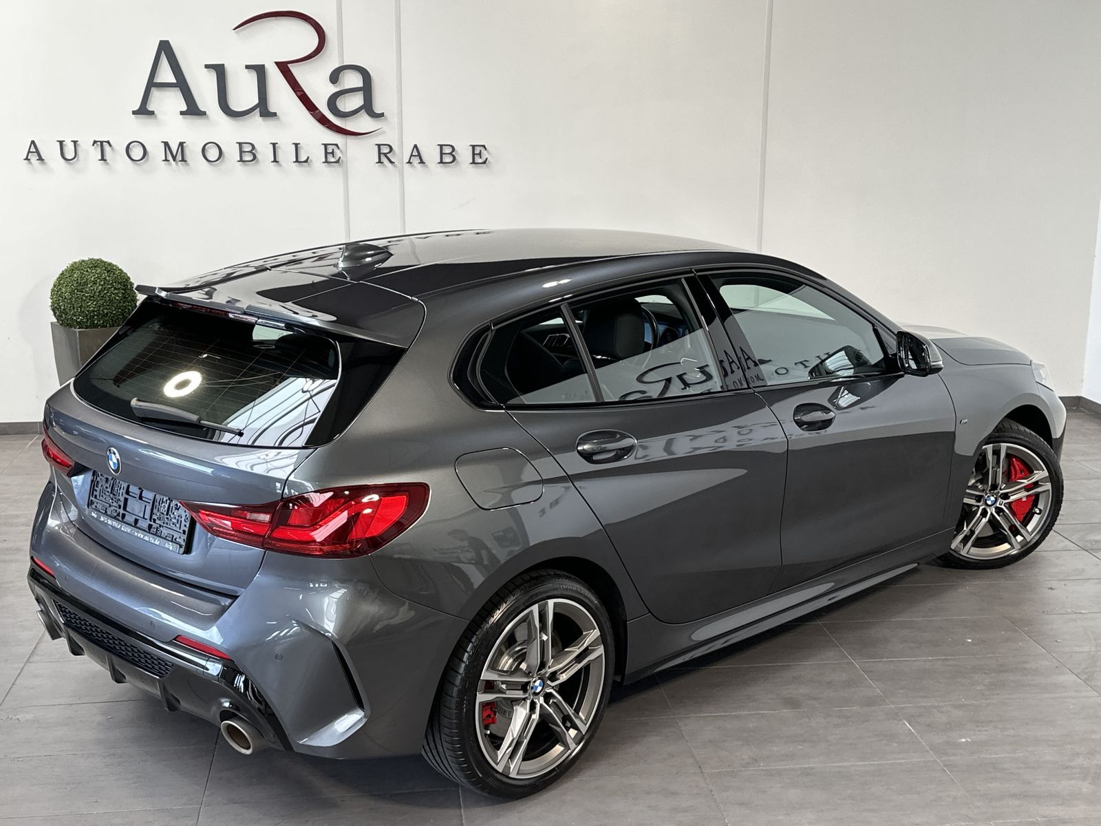 Fahrzeugabbildung BMW M135i xDrive 5-Türer NAV+LED+ACC+COMFORT-PAKET