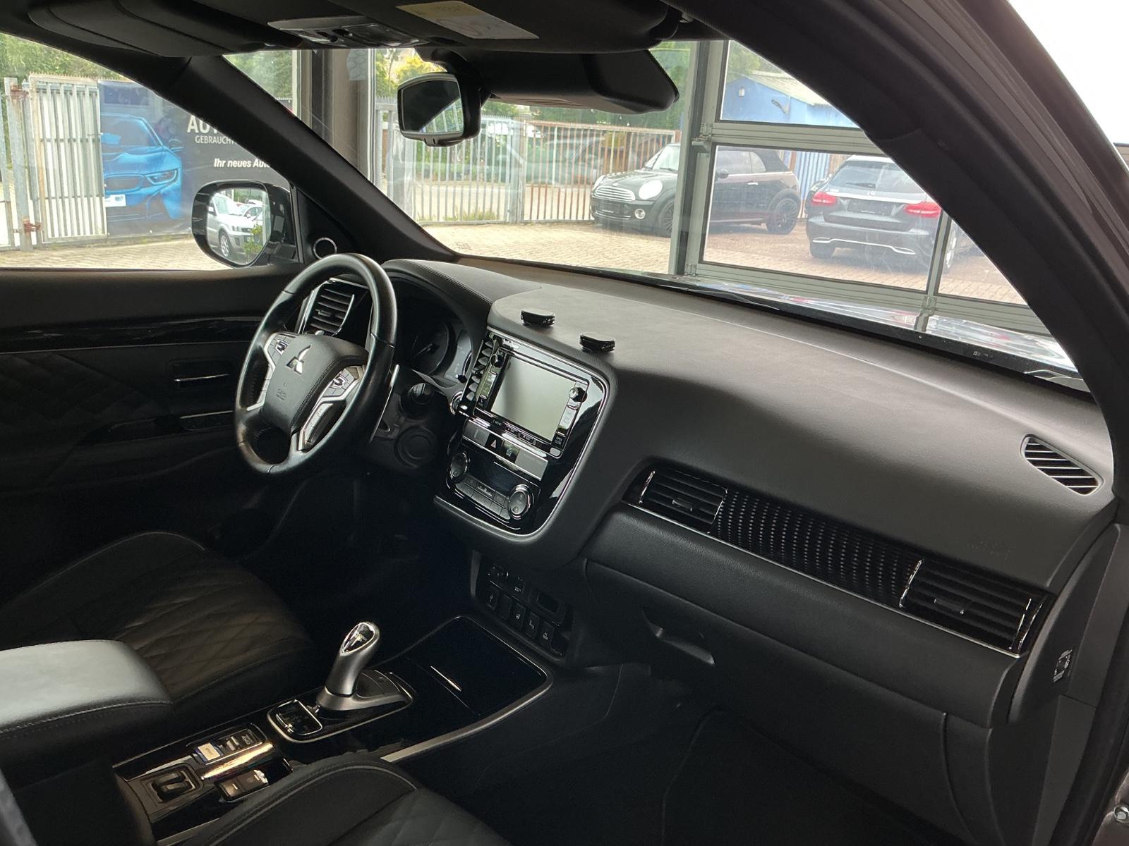Mitsubishi Outlander PHEV Top 4WD * Sportpaket * 360 Kamera