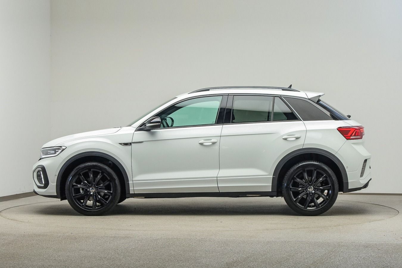 Volkswagen T-Roc 1.5 TSI DSG R-LINE BLACK-STYLE LED AHK NAV foto 5
