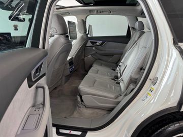 Audi Q7 - 9