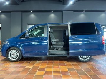 Mercedes V 220 - 3