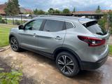 Nissan Qashqai 1.3 DIG-T N-CONNECTA N-CONNECTA - Nissan Qashqai mit Benzin-Antrieb: Limousine