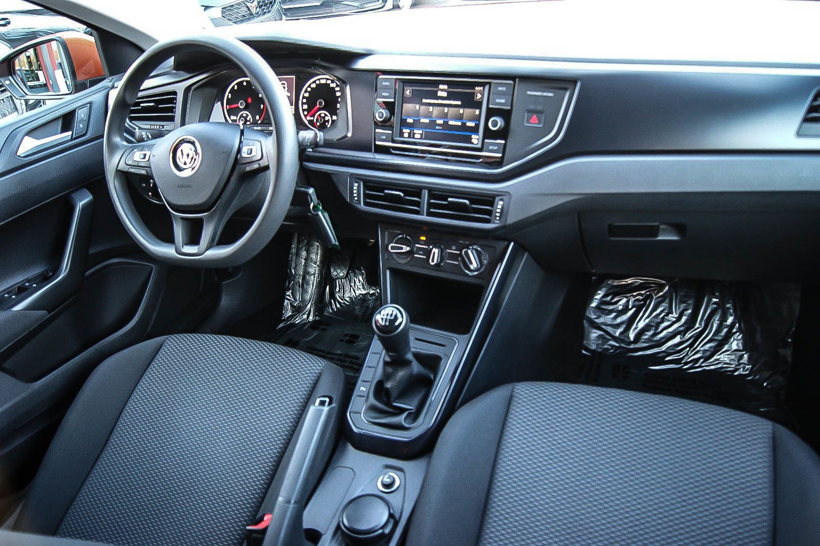 Fahrzeugabbildung Volkswagen Polo VI Trend 1.0 BMT ENERGETIC-ORANGE PDC KLIMA