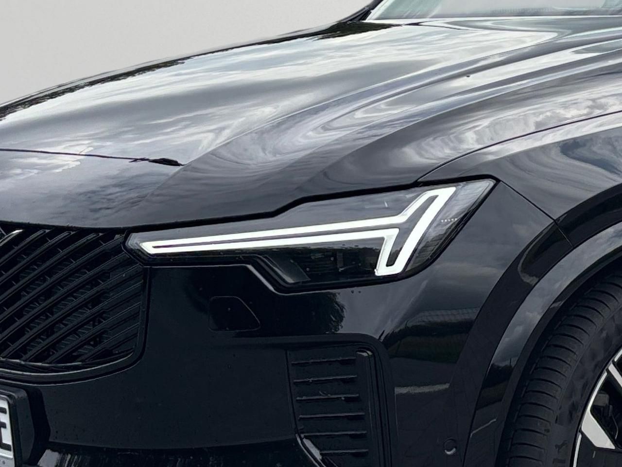 Fahrzeugabbildung Volvo XC90 T8 AWD Ultra Dark Plug-In Hybrid