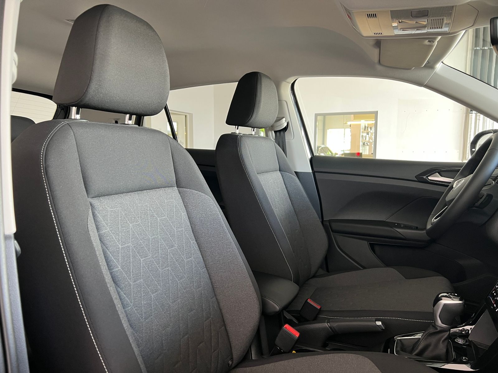 Fahrzeugabbildung Volkswagen T-Cross Life 1.0 TSI DSG *LED, App-Connect, 17"-