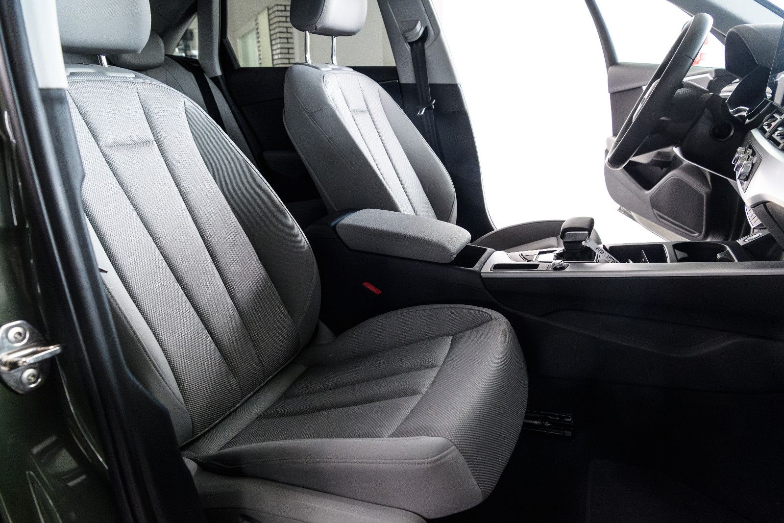 Fahrzeugabbildung Audi A4 Lim. 35 TFSI S-tronic+SHZ+elektr Sitze