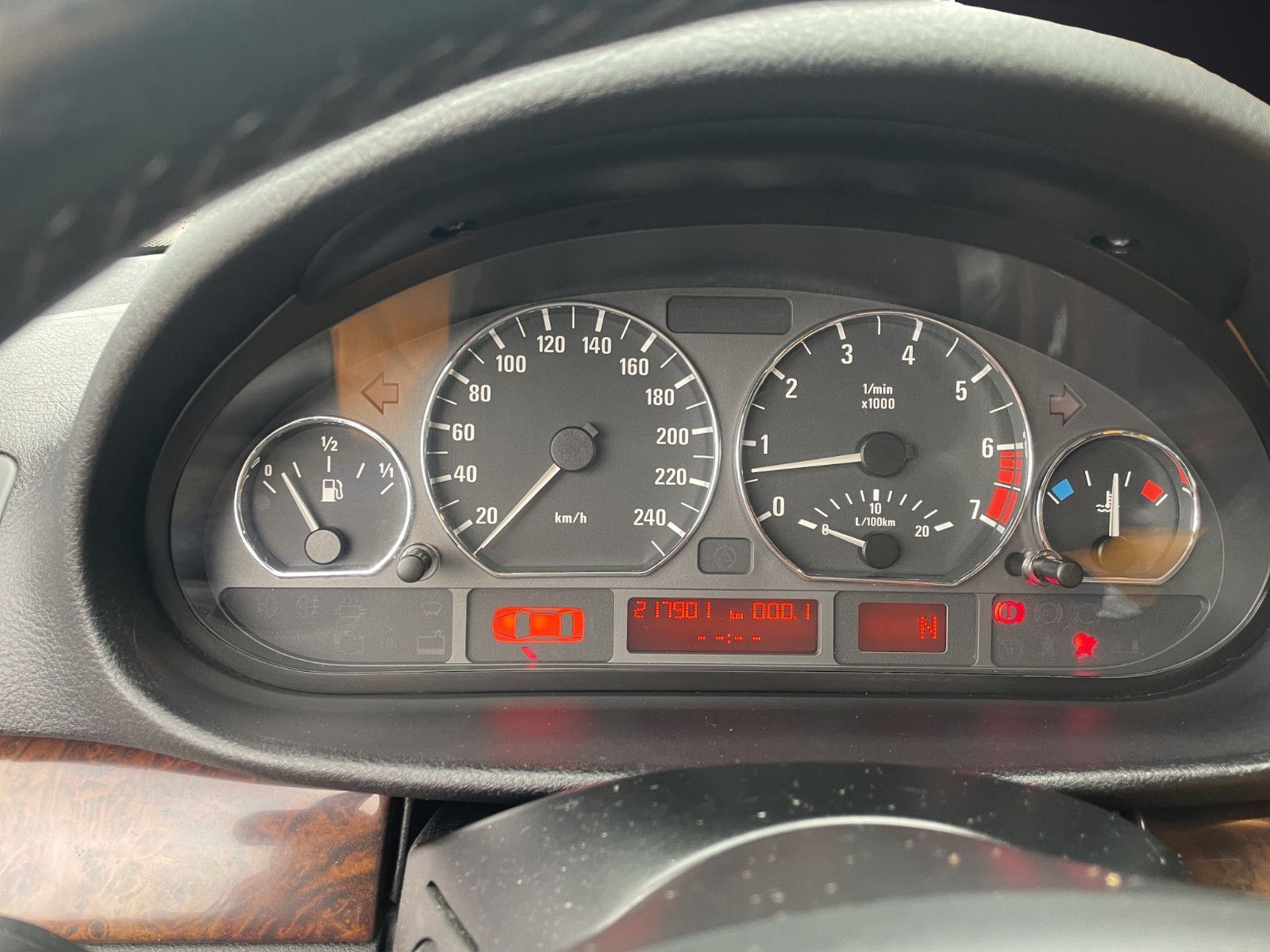 Fahrzeugabbildung BMW 320 Lim. Navi*Xenon*Shzg*Klimaauto