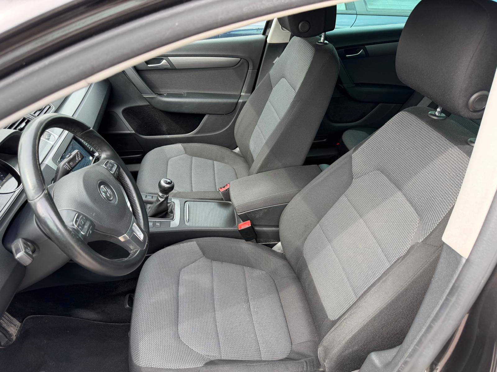 Volkswagen Passat 2011 — photo 9