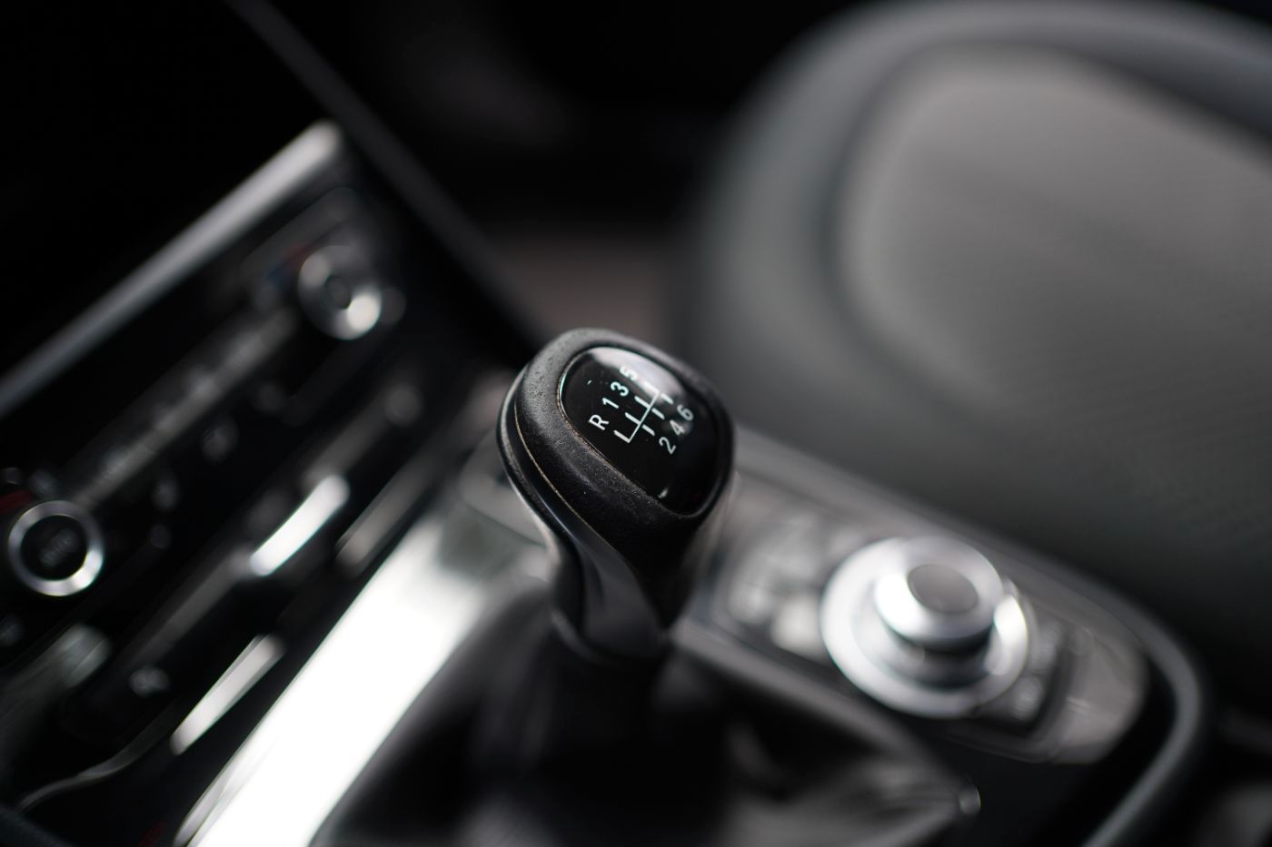 Fahrzeugabbildung BMW 218i Active Tourer Advantage KlimaA+LED+Navi+PDC