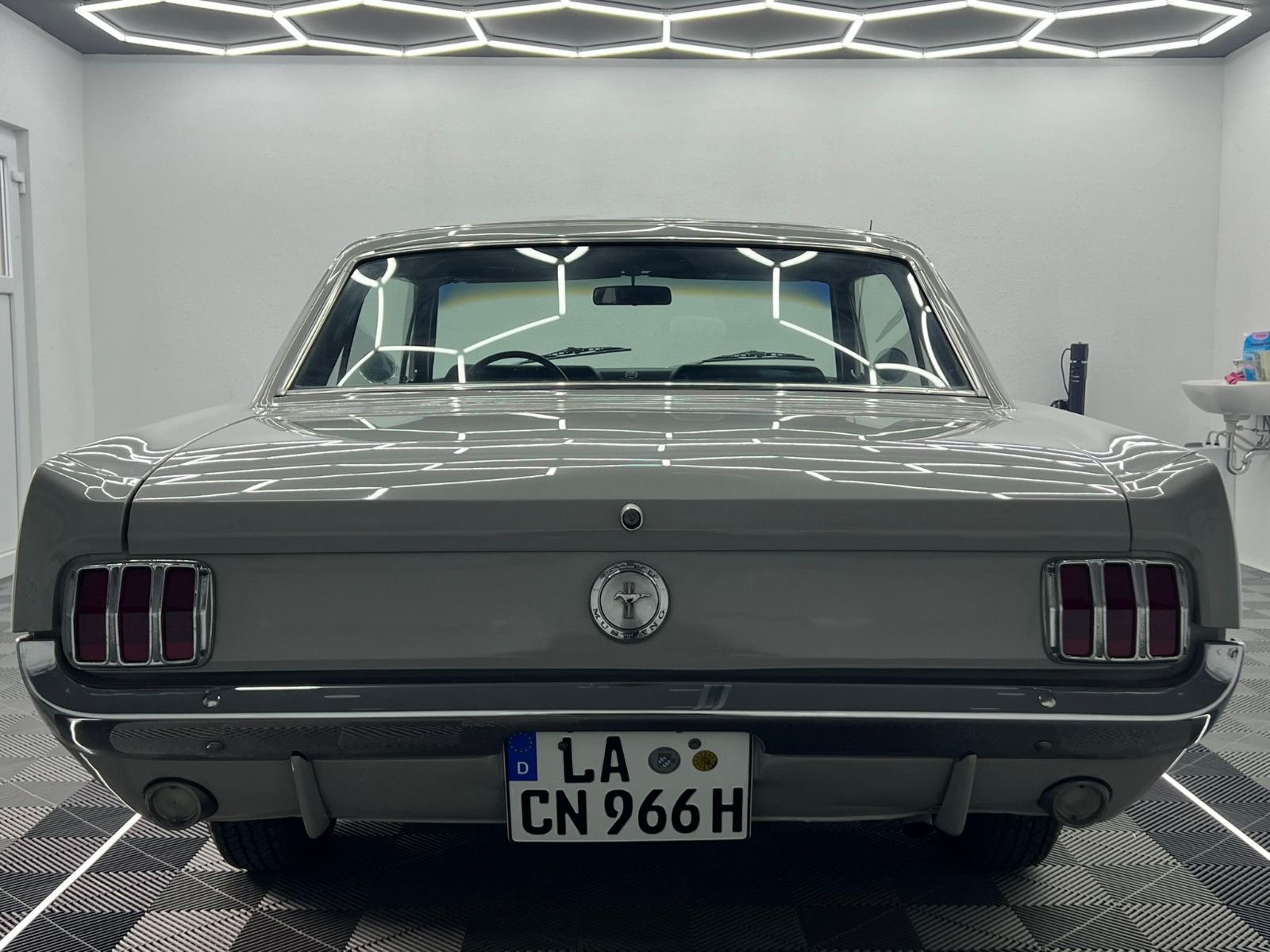 Fahrzeugabbildung Ford Mustang V6/RESTAURIERT/H-ZULASSUNG/ORIGINAL