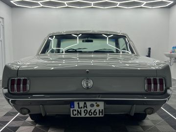 Ford Mustang - 8