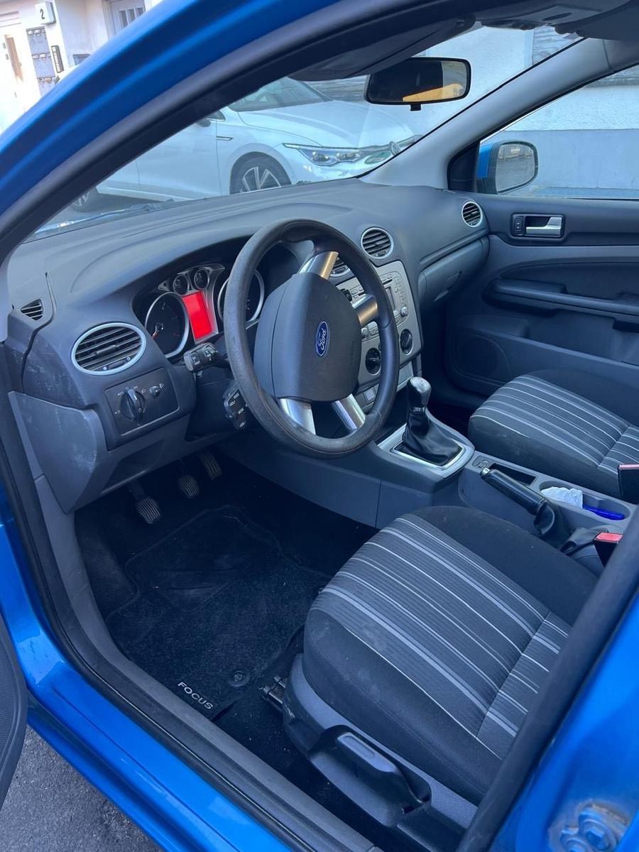 Ford Focus 2010 — photo 5