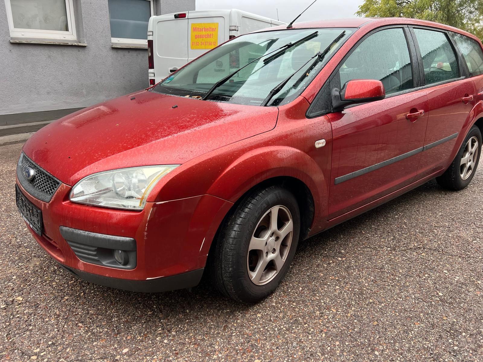 Ford Focus 2006 — салон