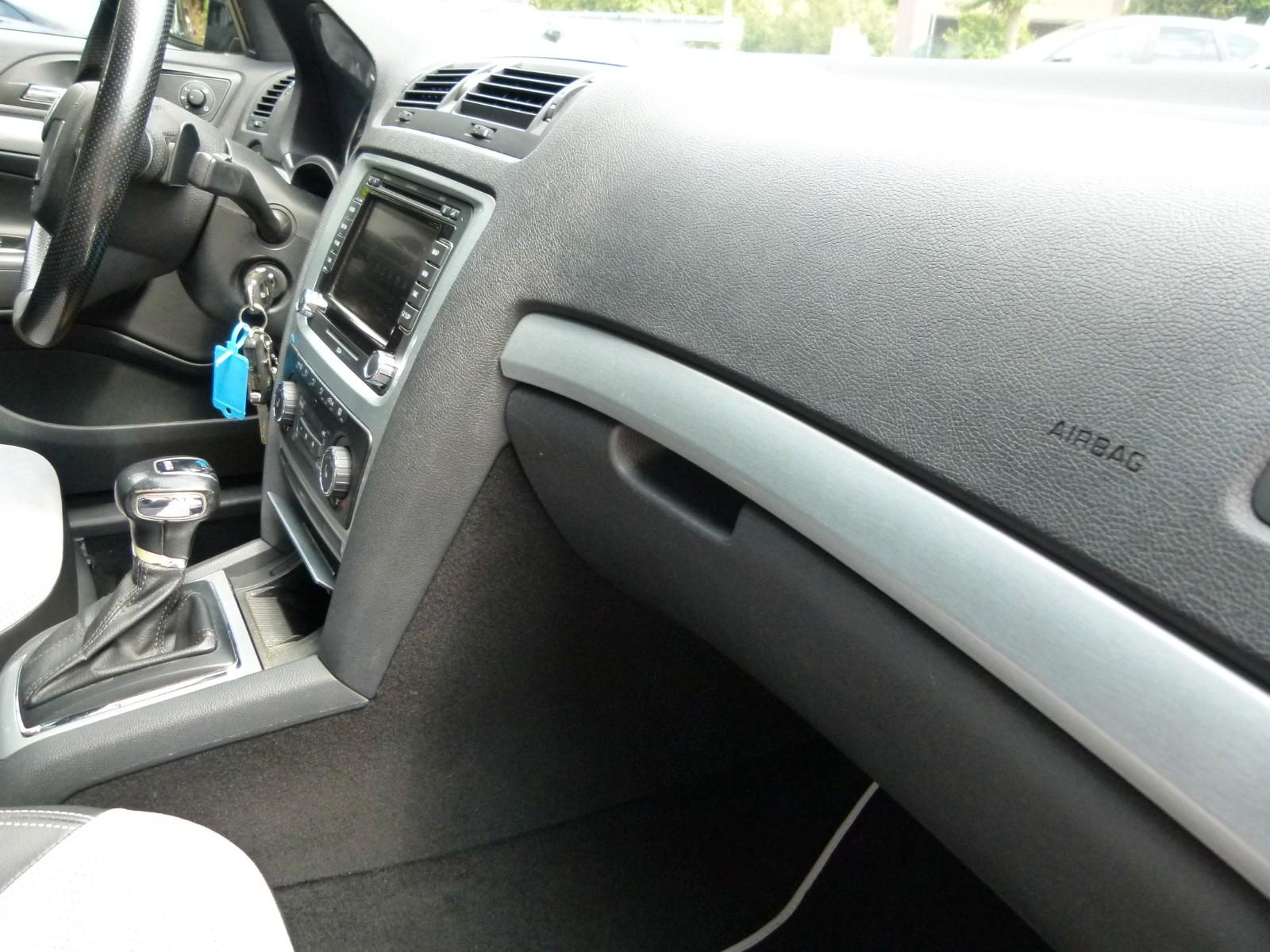 Skoda Octavia 2011 — photo 21