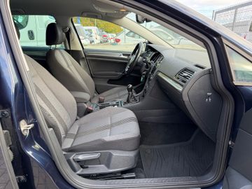 Volkswagen Golf - 11