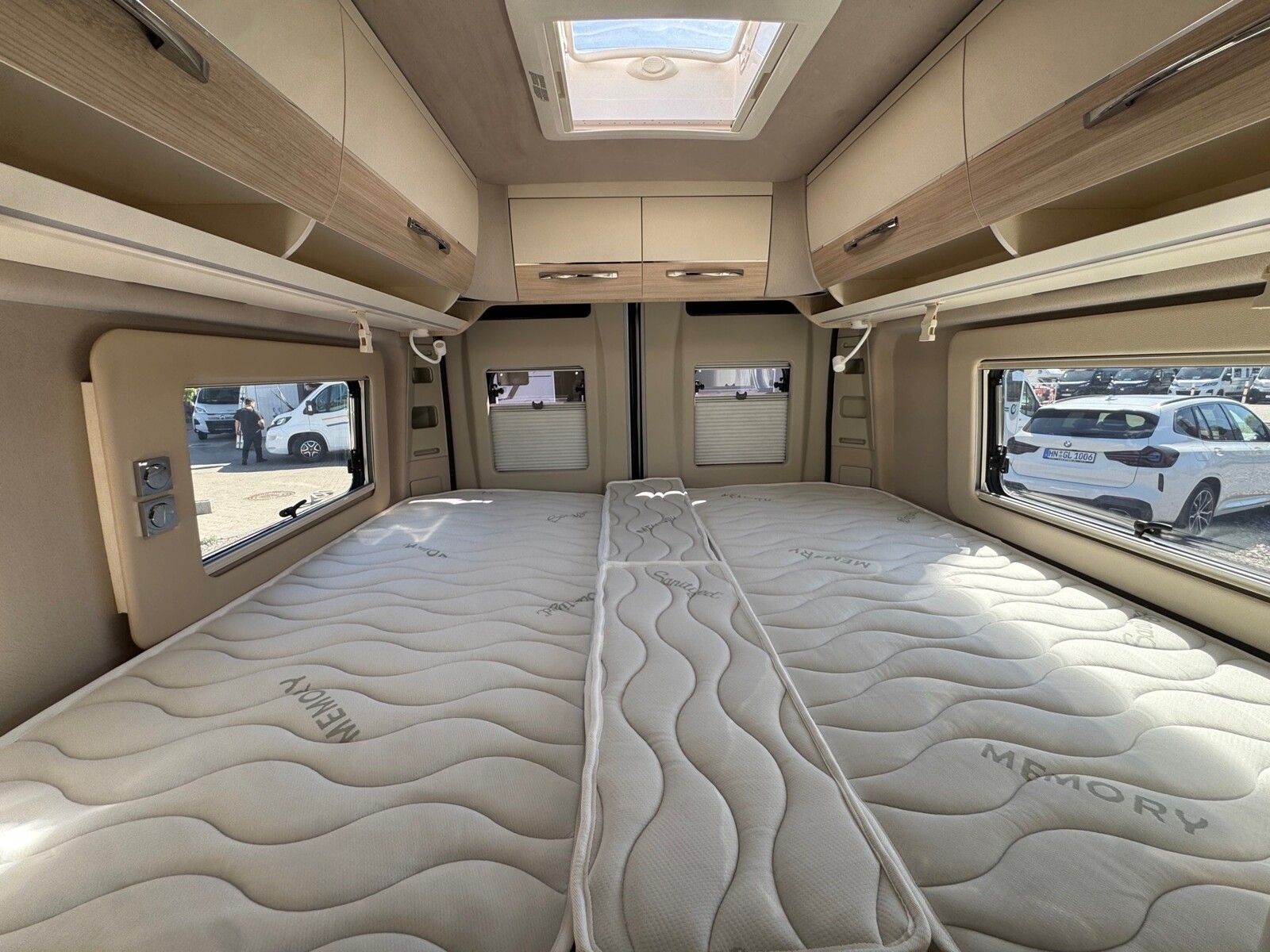 Fahrzeugabbildung Eura Mobil Van V 635 EB 180 PS, Automatik, Panoramadach