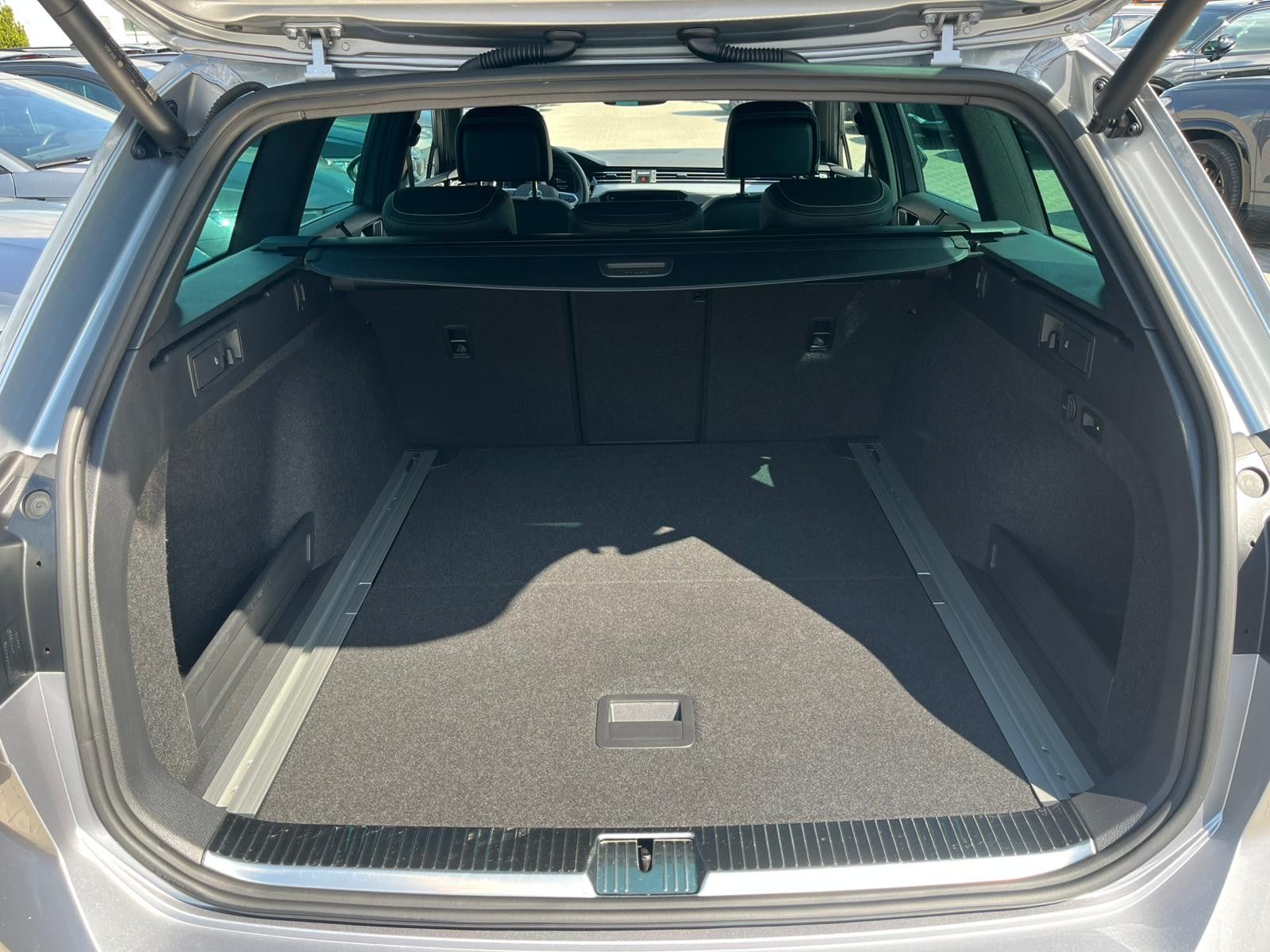 Fahrzeugabbildung Volkswagen Passat 2.0 TDI DSG Elegance MATRIX*AHK*ALCANTARA