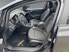 Fahrzeugabbildung Opel Astra J Sports Tourer Edition Sitzheizung PDC