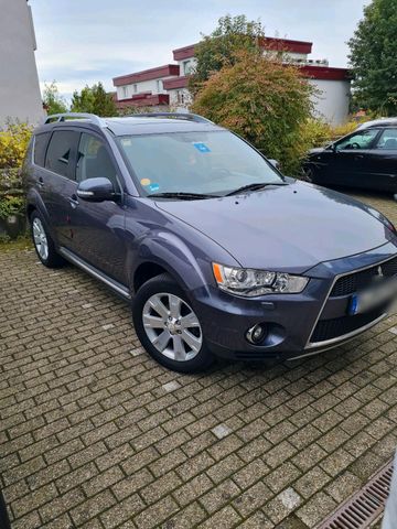 Mitsubishi MITSUBISHI OUTLANDER 4WD Automatik