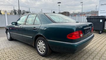 Mercedes E 230 - 3