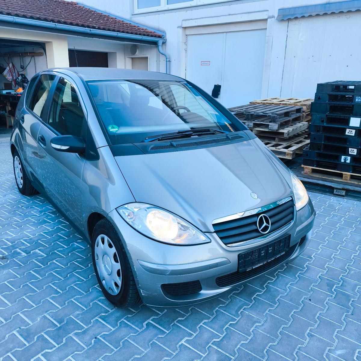 Mercedes-Benz A170 2004 — rear view