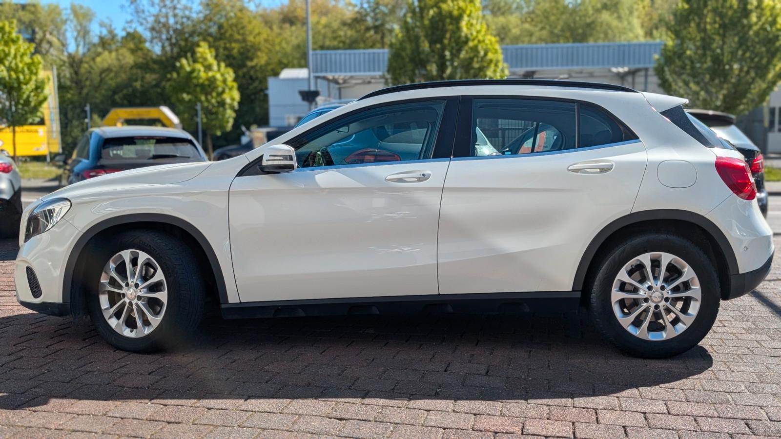 Mercedes-Benz GLA 200 CDI / d Automatik,Navi,Teilleder,EU6