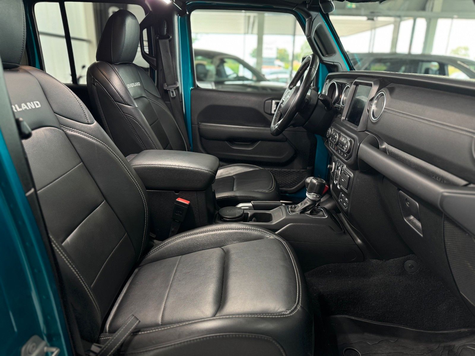 Fahrzeugabbildung Jeep Wrangler 2.2 CRDi Sahara Overland "SkyOne AHK"