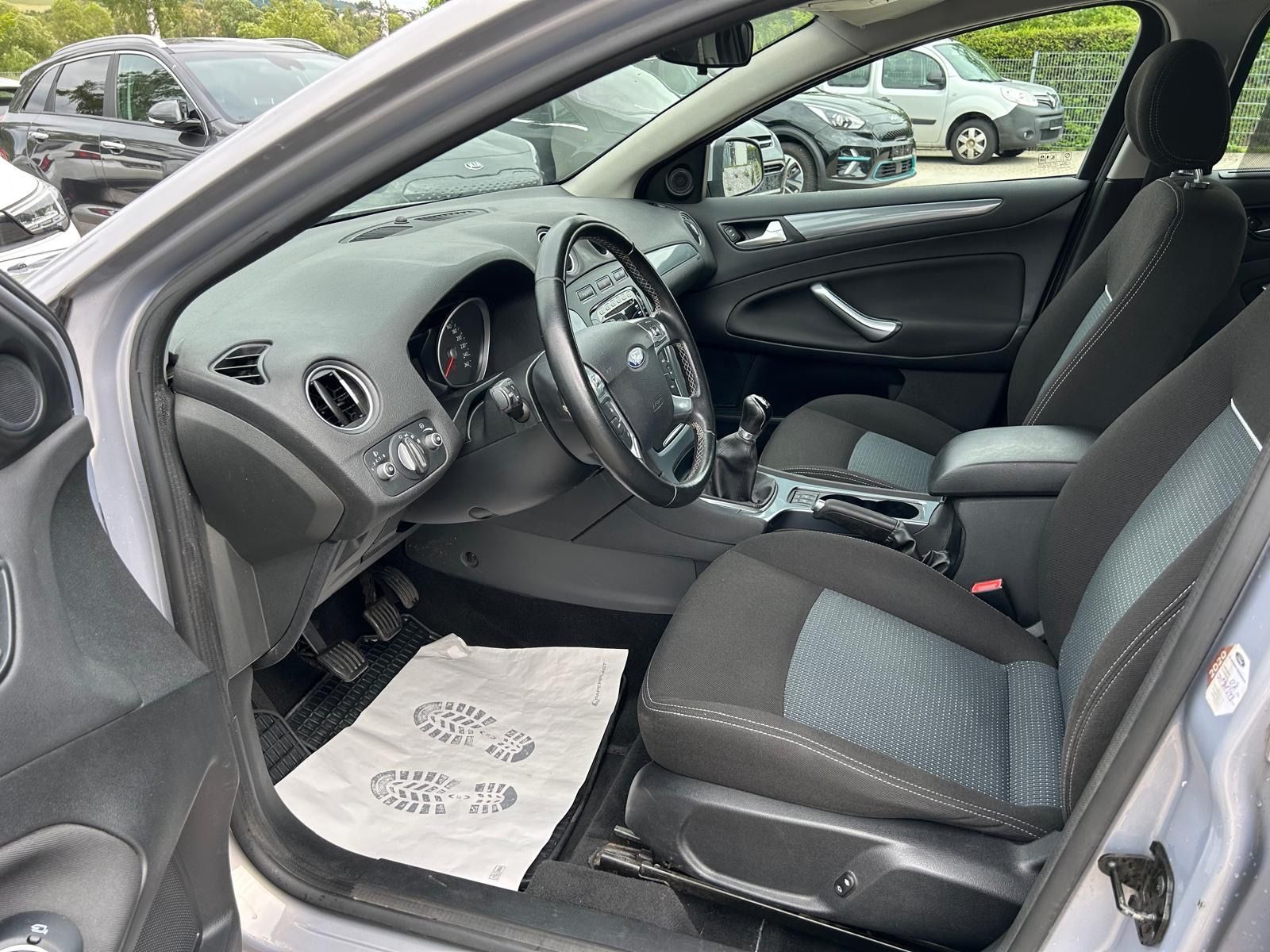 Fahrzeugabbildung Ford Mondeo Turnier°AHK°Tüv NEU°