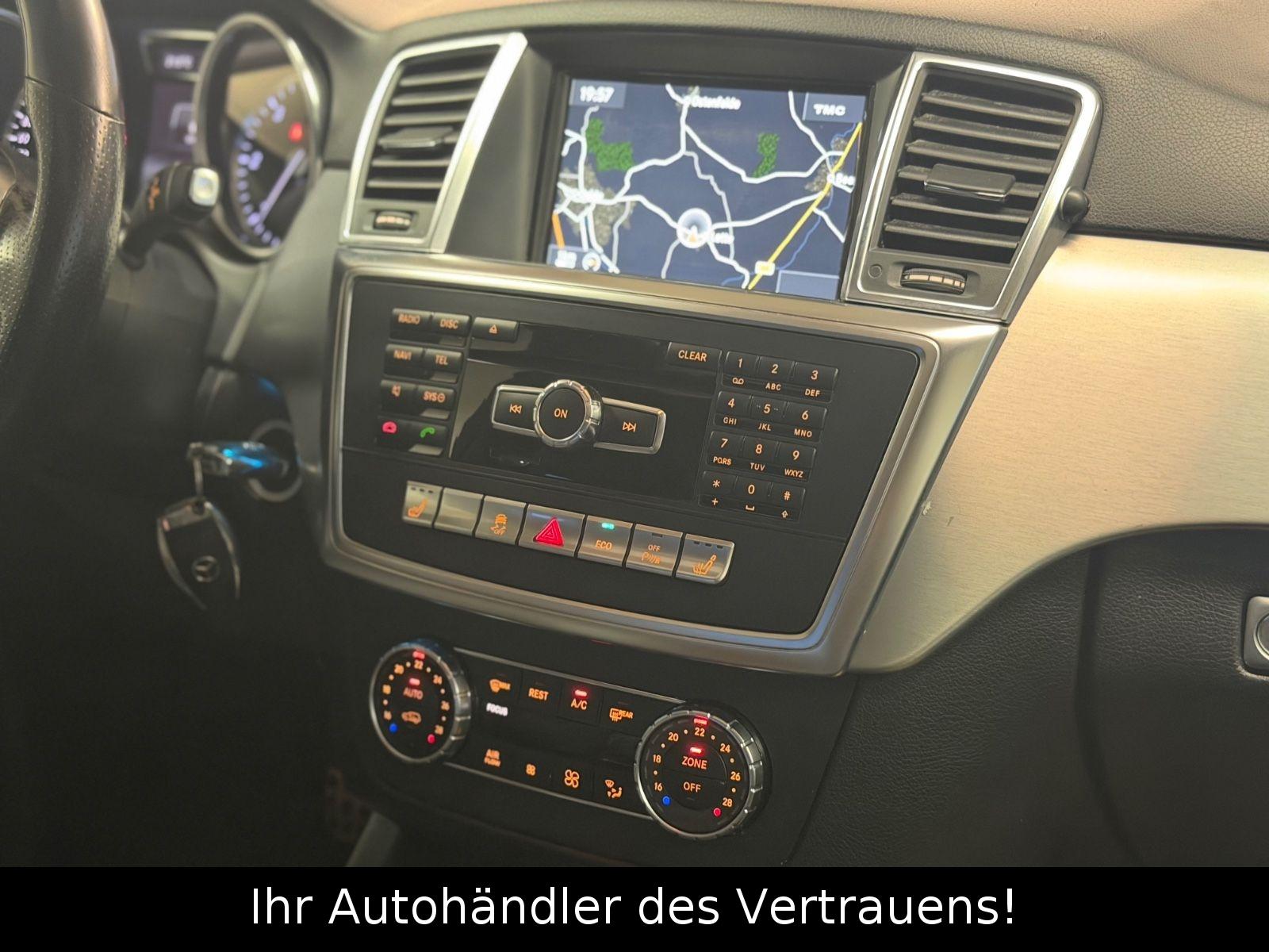 Mercedes-Benz ML 350CDI BlueTec 4Matic*Pano*DISTRONIC*AHK*NAVI