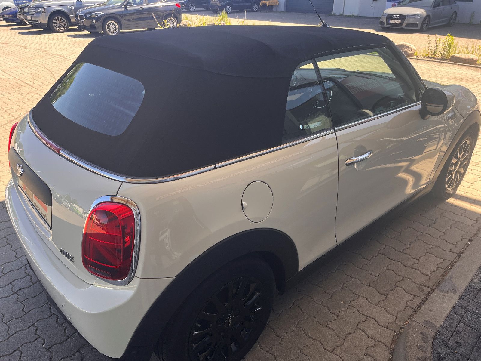 Fahrzeugabbildung MINI One Cabrio