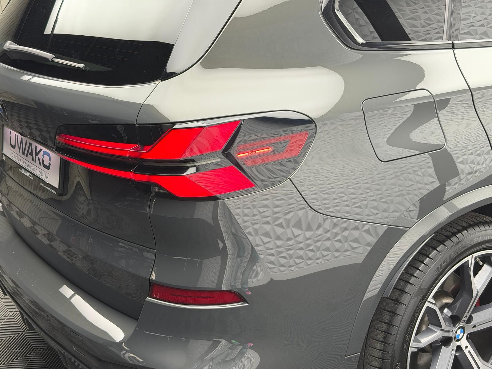 Fahrzeugabbildung BMW XDRIVE40d/M-SPORT-PRO/INDIVIDU/H&K/PANO/360°/AHK