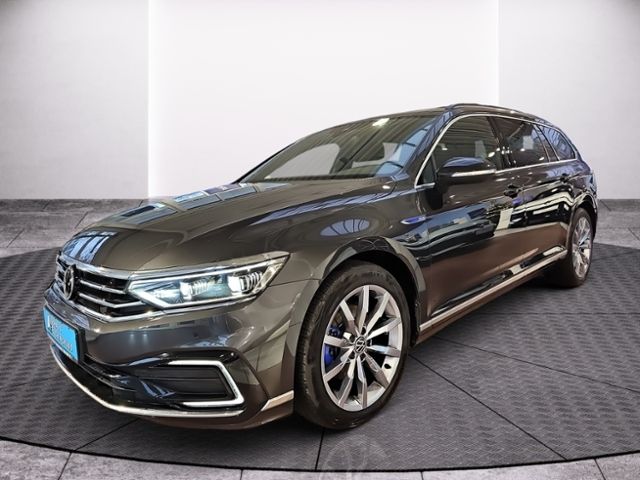 Fahrzeugabbildung Volkswagen Passat Variant 1.4 DSG Hybrid GTE UPE 62TEUR PAN