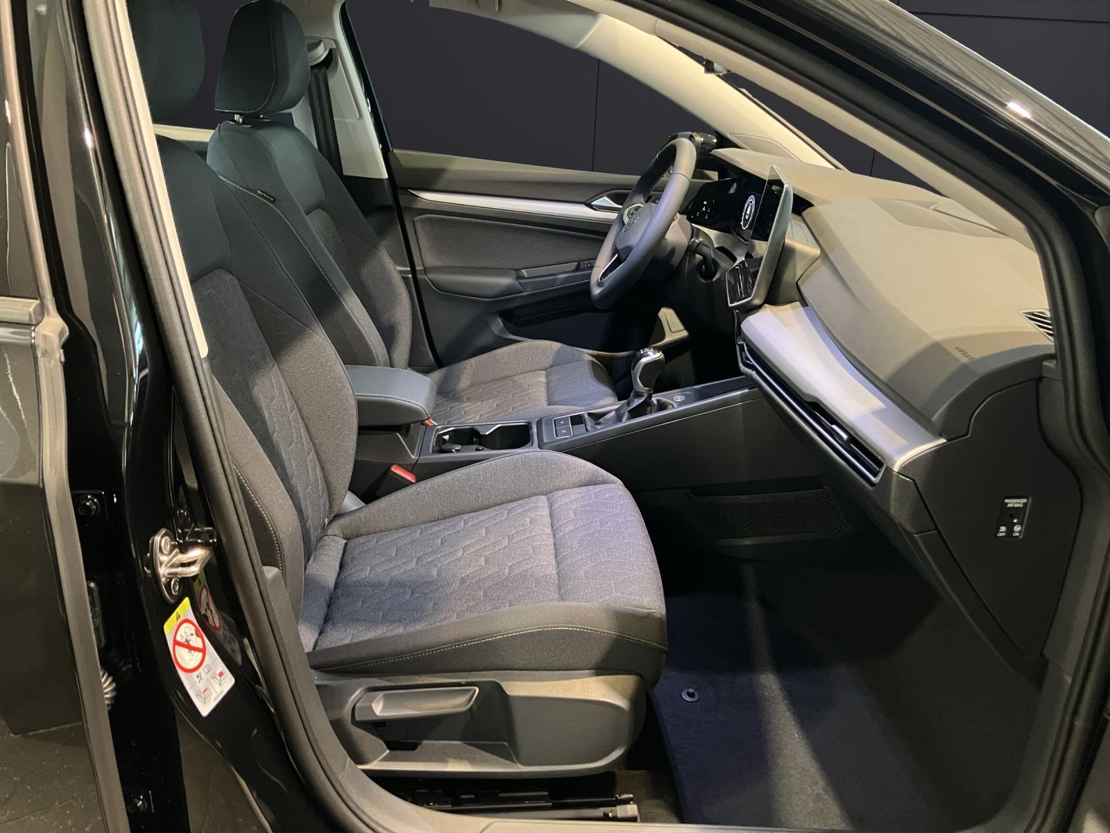 Fahrzeugabbildung Volkswagen Golf 1.5 TSI 85 kW Goal LED, DAB +, AUTO LIGHT A
