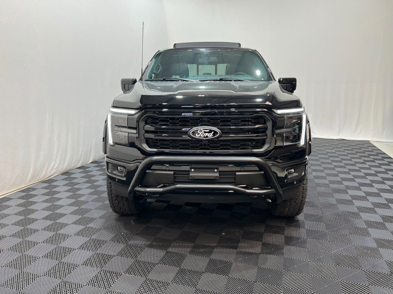 Fahrzeugabbildung Ford F-150 Lariat 5.0L V8  5,5"  MY25 * RTR UMBAU*