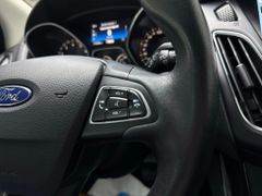 FORD Focus Titanium 1.0 EcoBoost Titanum Automatik
